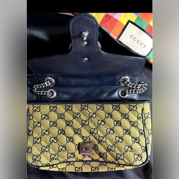 Gucci Marmont Women's Shoulder Bag - Picture 8 of 15